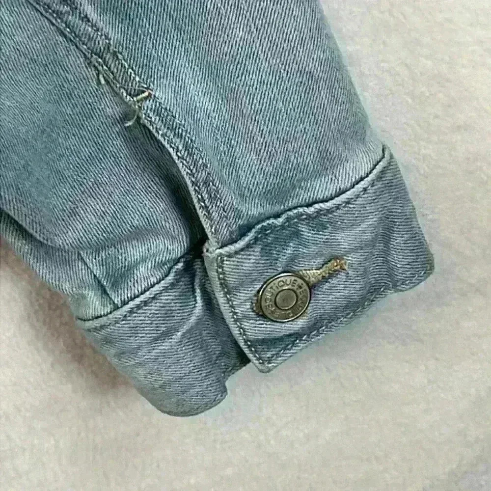 Boutique Jean Jacket Women's 1X Light Wash Blue Cotton/Spandex - Picture 6 of 9